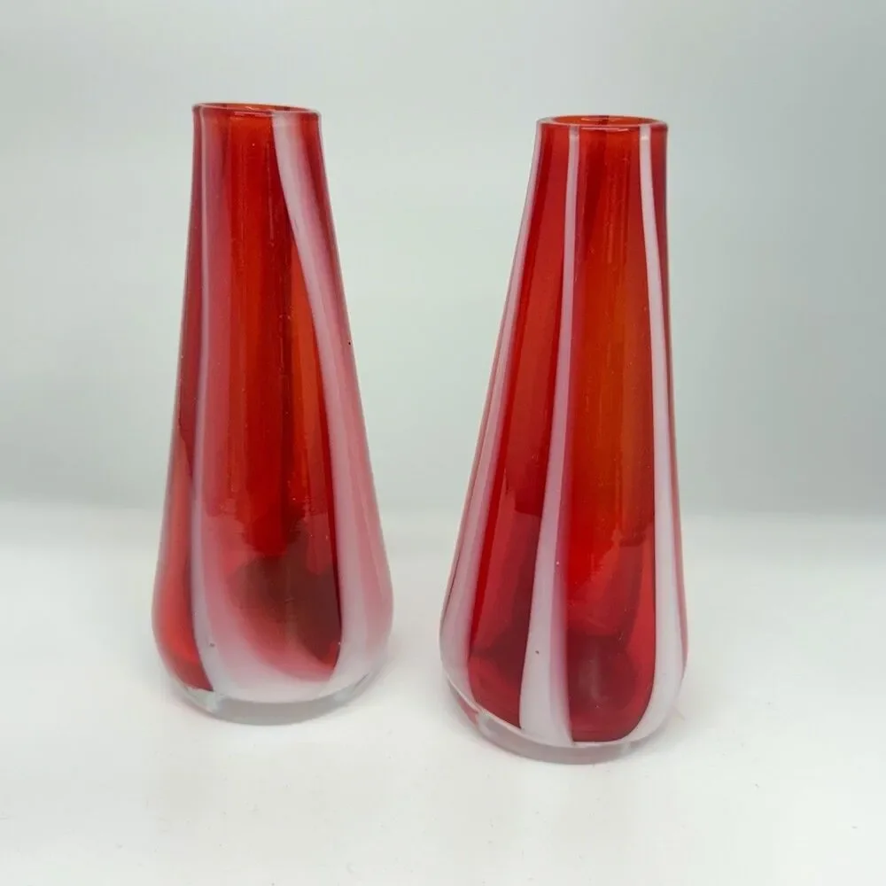 Pair Hand Blown Art Glass Bud Vases Red White Swirl Cased Glass 6”